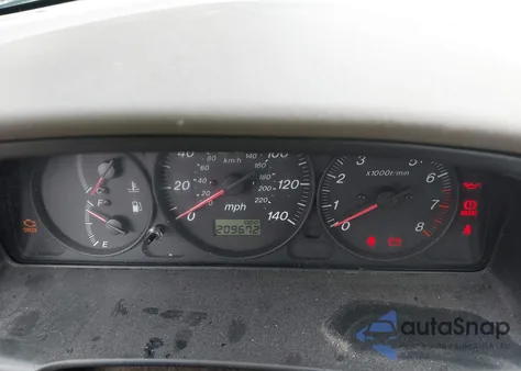 2001 Mazda Protege Es/Lx z USA, uszkodzony, nr VIN JM1BJ226710424943